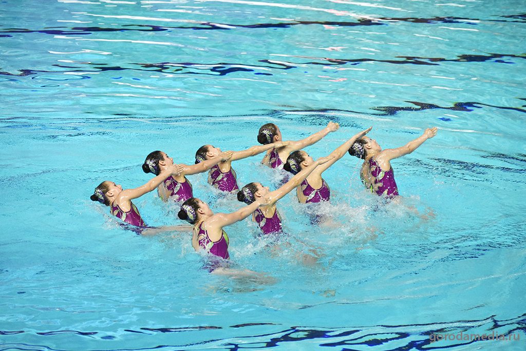 Чемпионат страны и этап Мировой серии FINA по синхронному плаванию стартовал в Казани