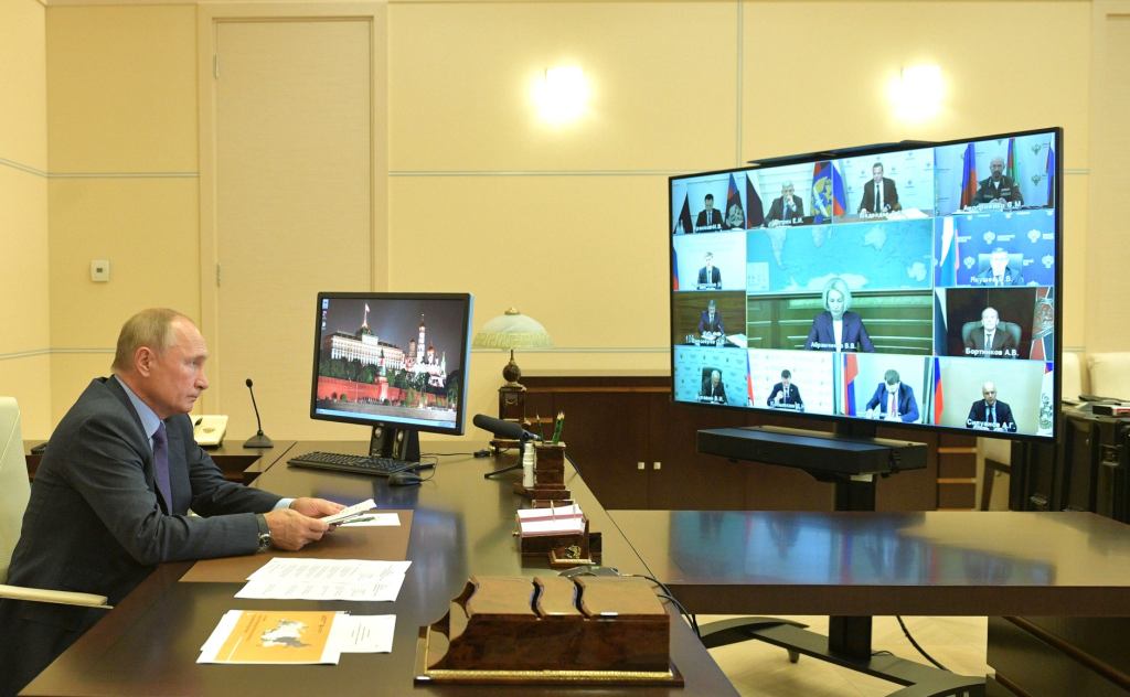 Президент Владимир Путин провёл в режиме видеоконференции совещание по вопросам развития и декриминализации лесного комплекса/Фото: kremlin.ru