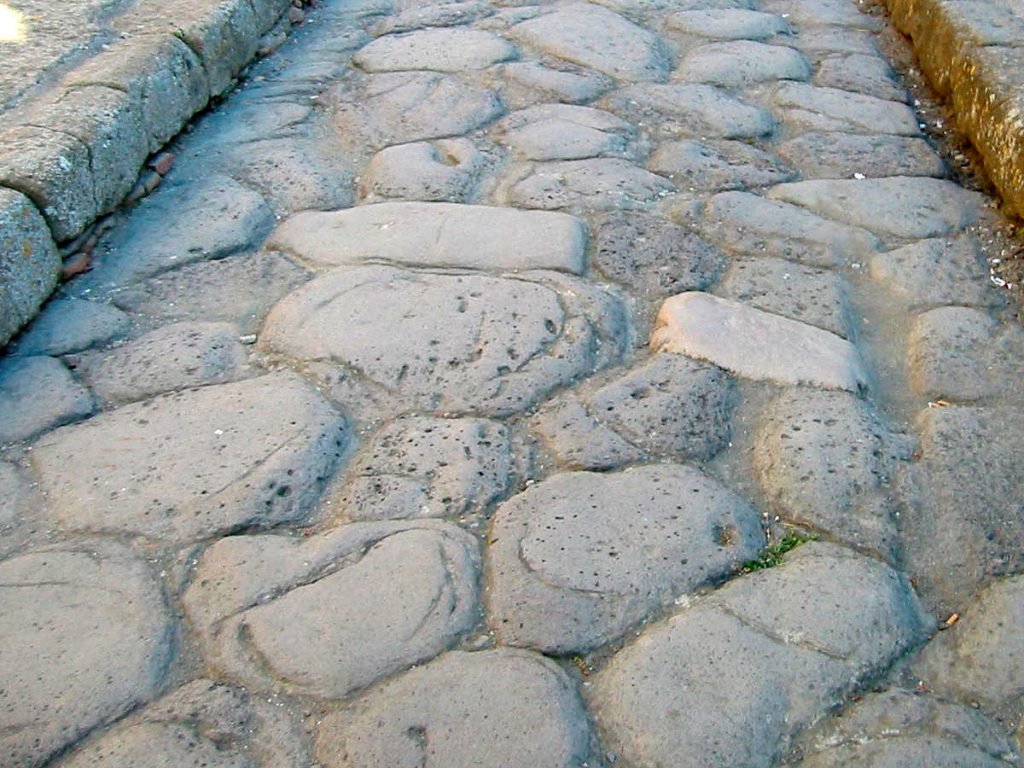 Верхний слой (pavimentum) дороги в древнеримском городе Геркулануме, который прекратил свое существование во время извержения Везувия 24 августа 79 года.